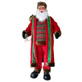 Santa Claus Charakter mit Weihnachtssocken dekoriert